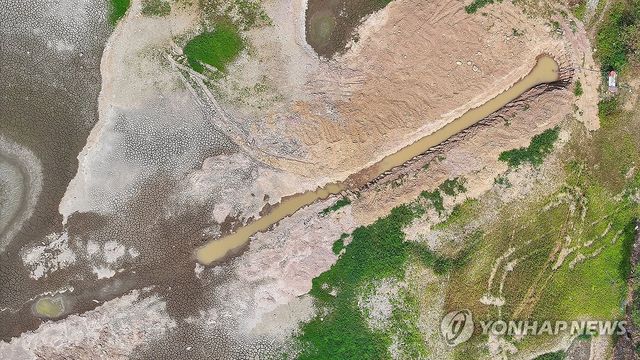 결국 끊어진 물길
