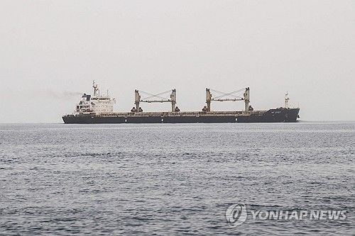 예멘 하니시섬 인근 홍해를 통과하는 상선. 기사 내용과 직접 관련 없음