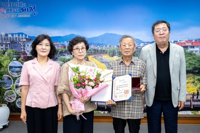 표창 전수 기념촬영