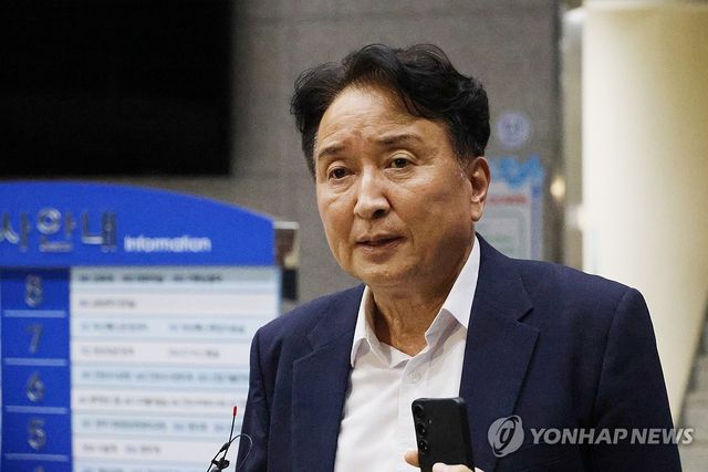 경찰 조사 마친 김영환 지사