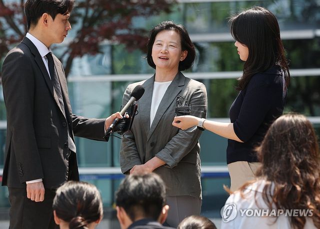 '대장동 항소포기 비판' 정유미 검사장 '강등' 취소판결