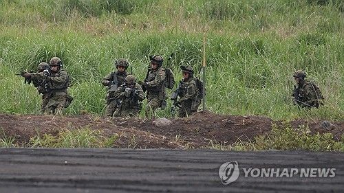 훈련하는 자위대 대원들
