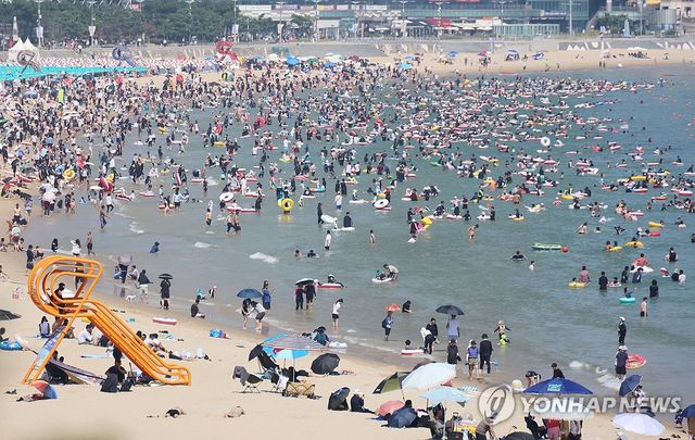 해운대에 몰린 인파