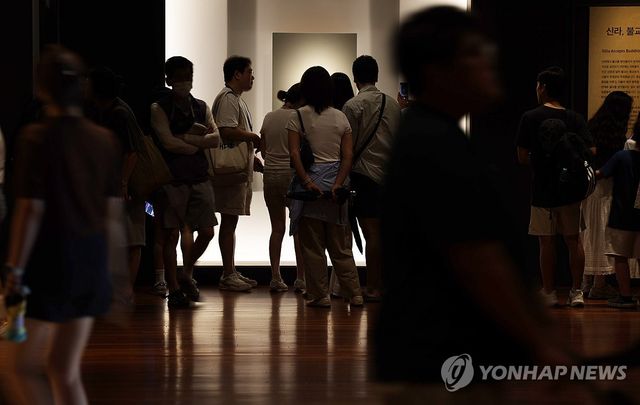 붐비는 국립경주박물관