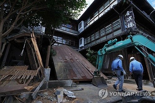 구마모토 지진으로 피해 본 료칸