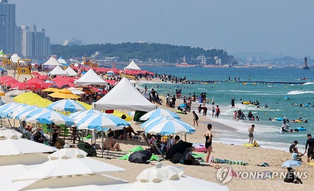 피서 절정 강릉 경포해수욕장