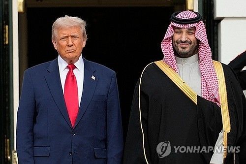 도널드 트럼프 미국 대통령(왼쪽)과 무함마드 빈살만 사우디 왕세자(오른쪽)