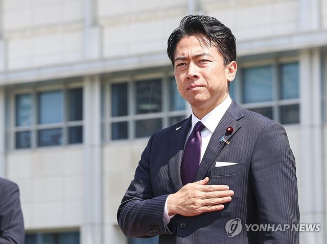 고이즈미 신지로 일본 방위상