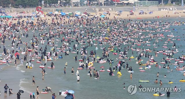 해운대에 몰린 인파