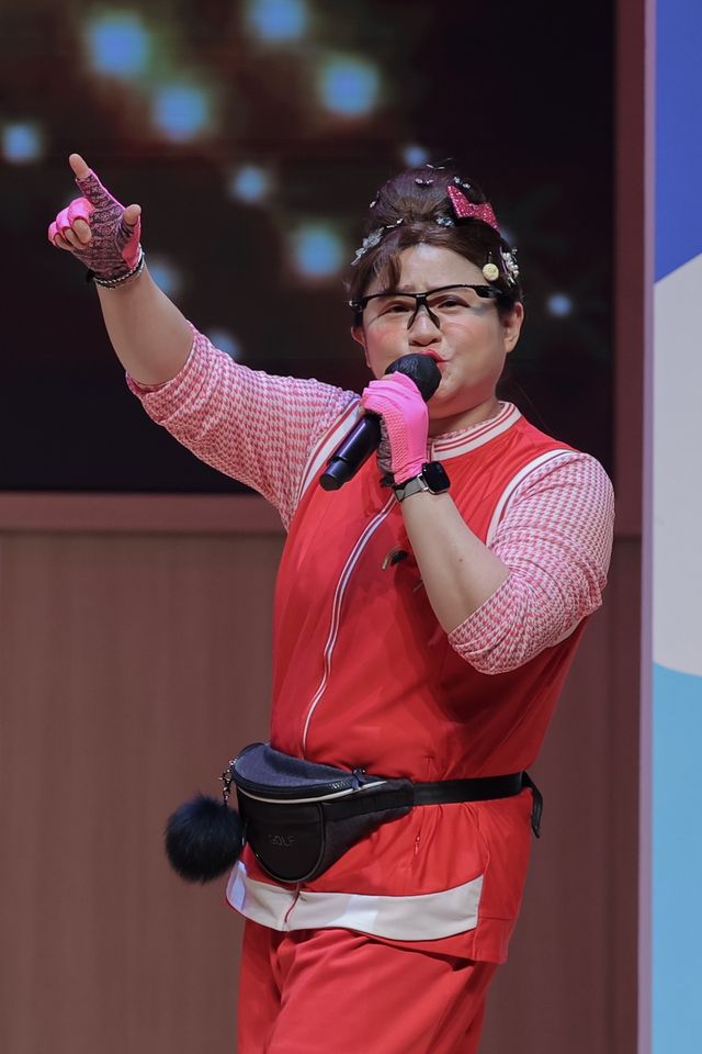 '전유성 없는 전유성쇼'에 오른 코미디언 김신영