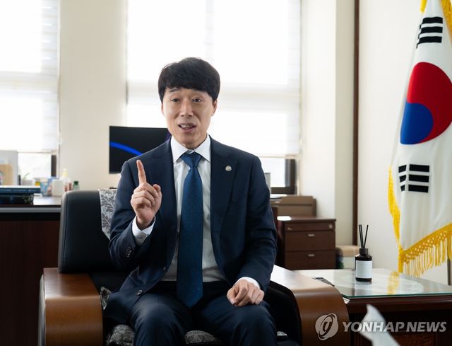 최윤홍 부산교육감
