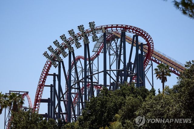 미국 식스플래그 매직 마운틴의 롤러코스터