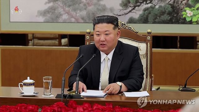 북중 정상회담서 발언하는 김정은