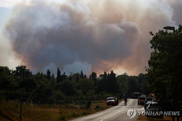 프랑스의 산불 현장 