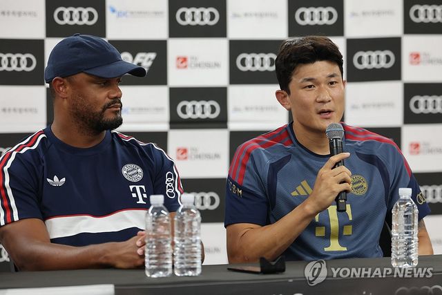 답변하는 김민재