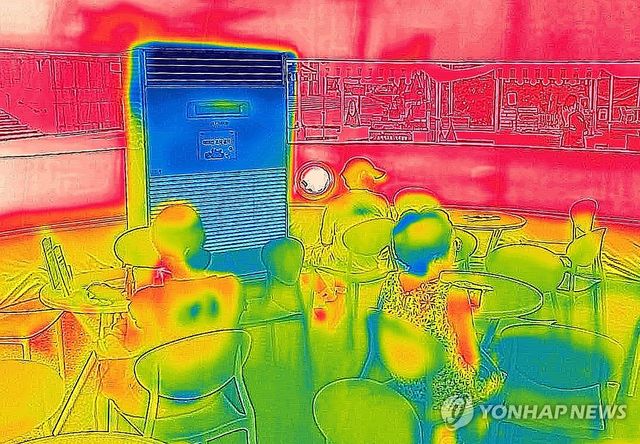 폭염 피해 에어콘 옆으로