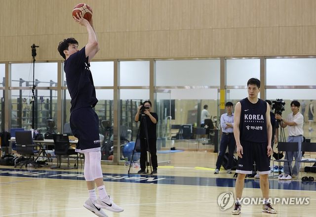 슛하는 이현중