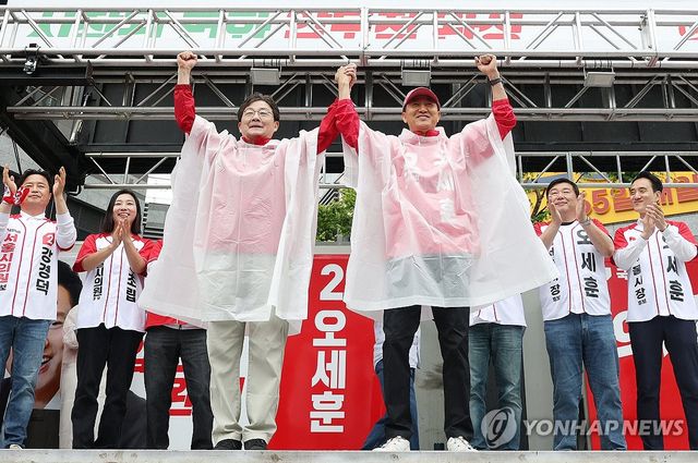 첫 유세 나선 오세훈, 유승민과 함께
