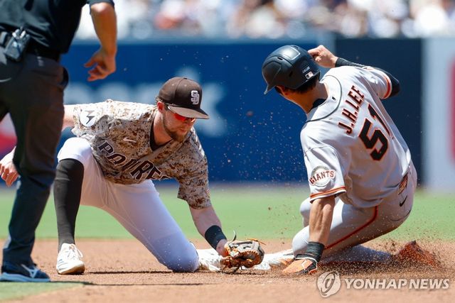 시즌 7번째 도루 성공한 이정후 