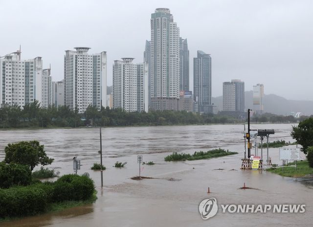 2023년 홍수주의보가 발령된 태화강