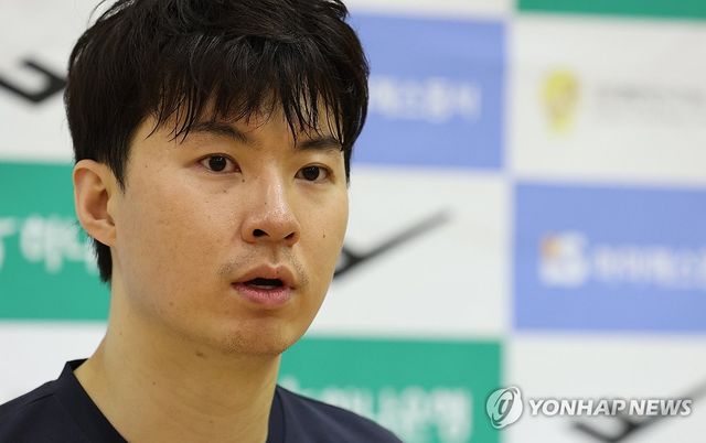 답변하는 이현중