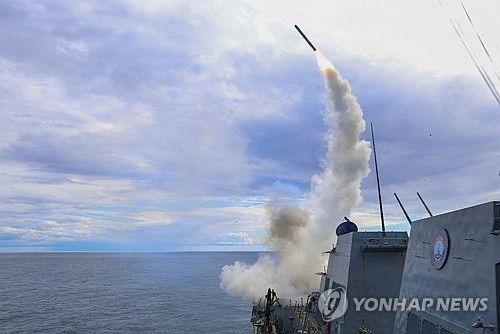 미군의 토마호크 미사일 발사 모습