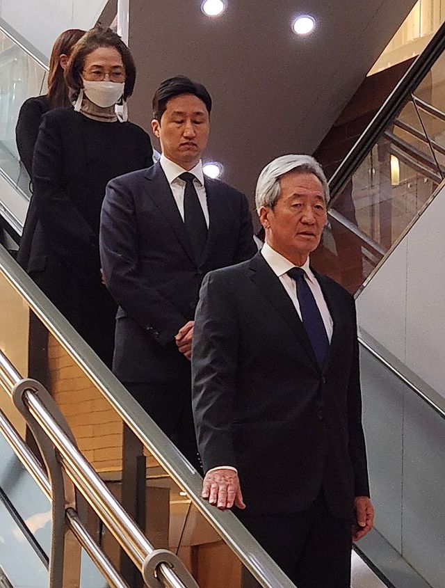 고 조석래 회장 빈소 찾은 정몽준 이사장과 정기선 부회장