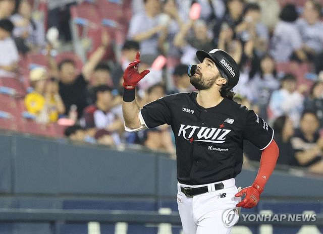 힐리어드 '투런포!'