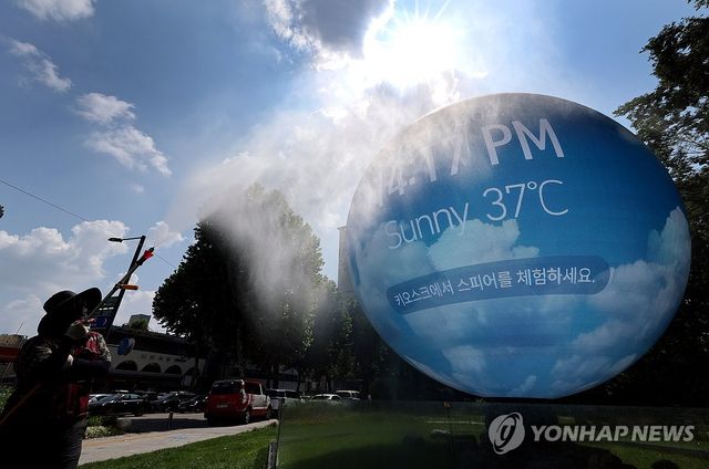 첫 폭염중대경보 덮친 서울시, 송파구는 37도