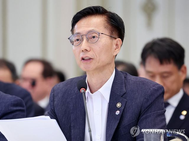 업무보고하는 김용선 지식재산처장