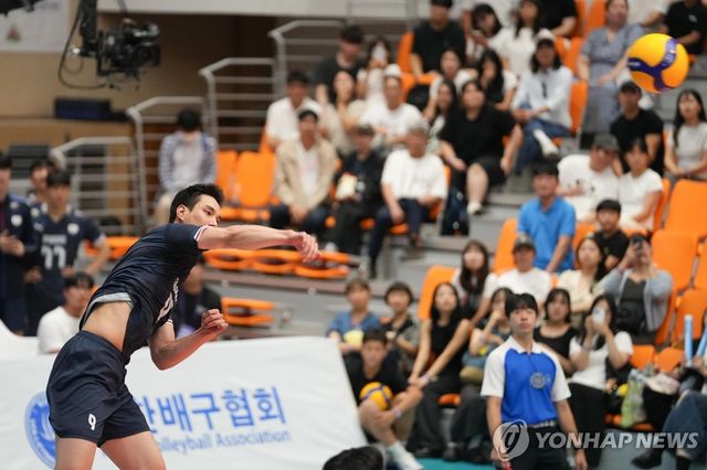 공격 시도하는 남자 배구대표팀 임성진