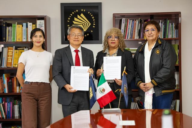 멕시코한국교육원과 UNAM 부설 과학인문고 MOU