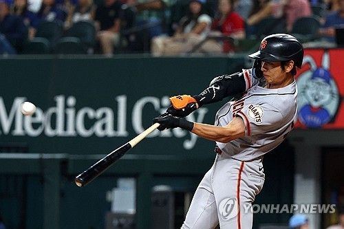 이정후가 텍사스를 상대로 4타수 3안타 1도루 3타점 2득점을 기록했다.