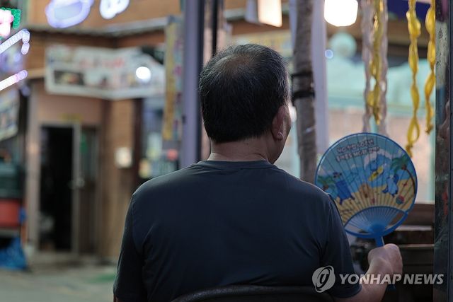 부채만으로는 버거운 더위