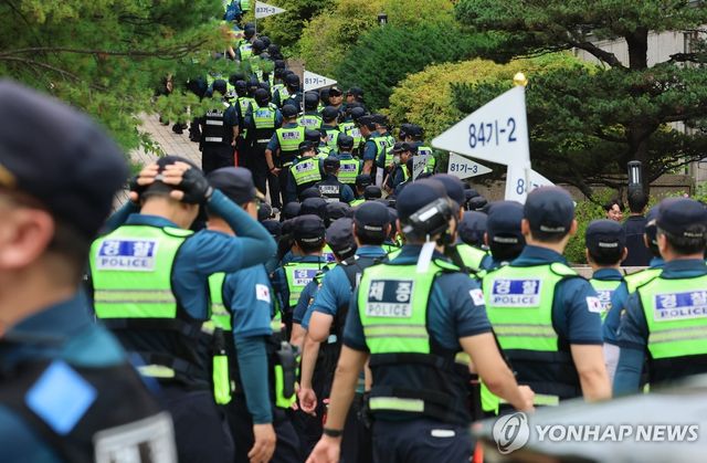 국조특위 현장조사 앞두고 경찰 배치