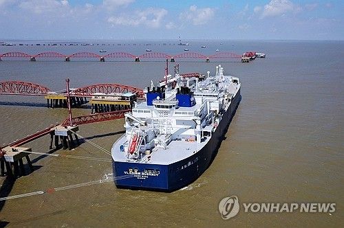 중국에 입항한 러시아산 LNG 운반 유조선