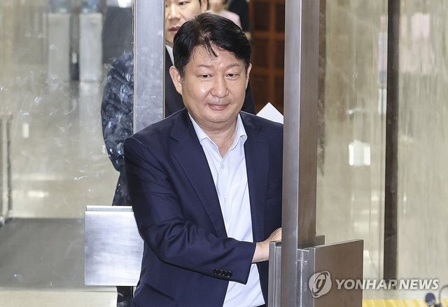 의총 참석 마친 권영진 의원