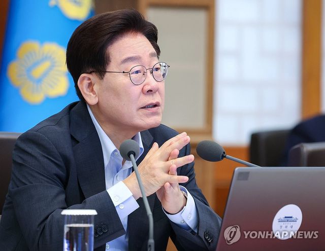 국무회의 발언하는 이재명 대통령