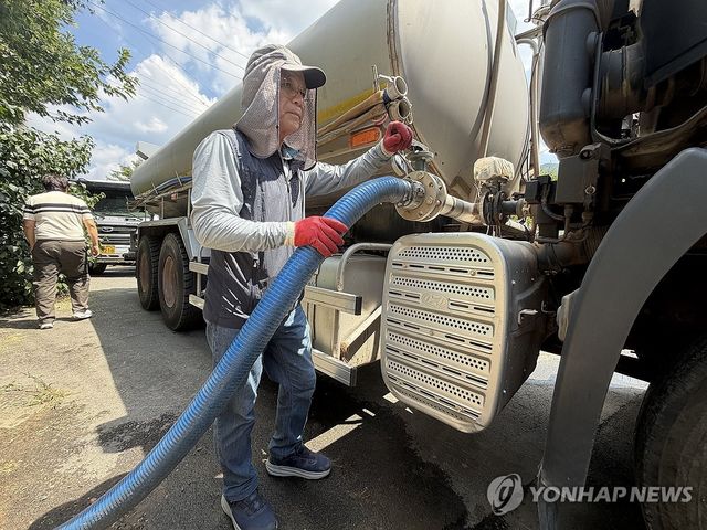 폭염에 동원된 급수차