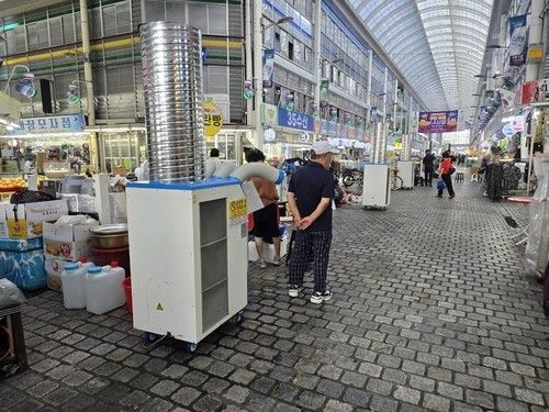 전통시장에 도입된 냉풍기 