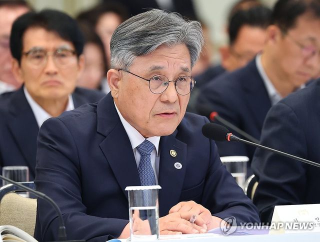 업무보고하는 허민 국가유산청장