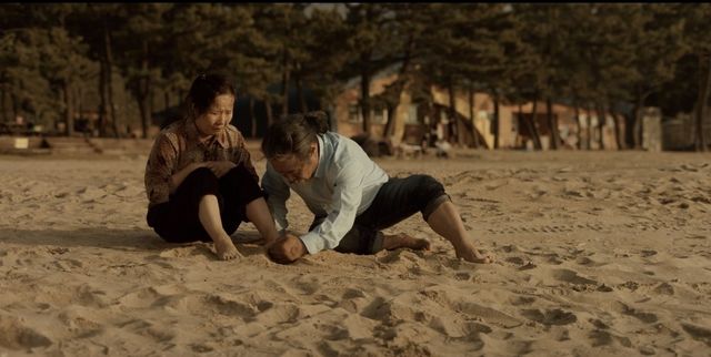 영화 '빈집의 연인들' 속 한 장면