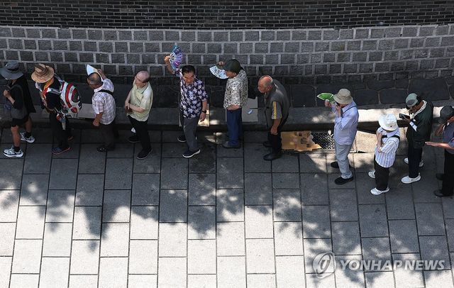 폭염 속 끼니 해결