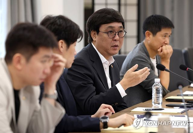 발언하는 최휘영 장관