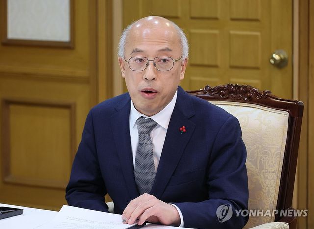 발언하는 조원철 법제처장