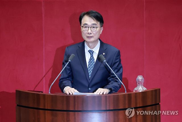 인사말하는 더불어민주당 김준환 의원