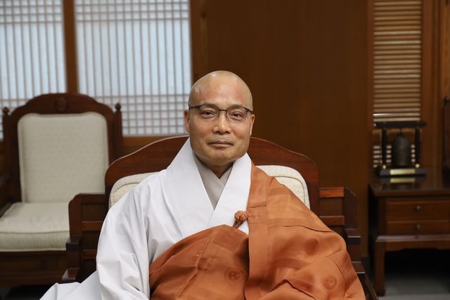 선운사 주지직 사퇴한 경우스님