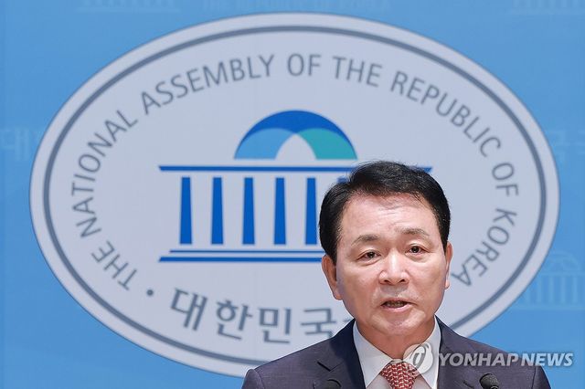 국민의힘 성일종 의원, 1군단 미 무인기 오인 사태 관련 기자회견