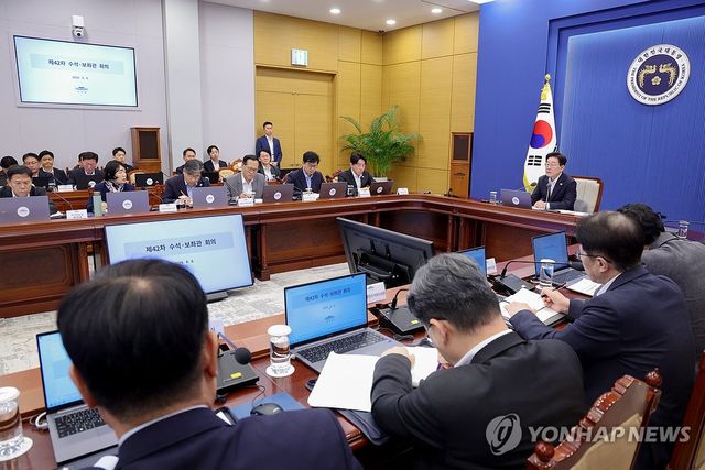이재명 대통령, 수석보좌관회의 주재