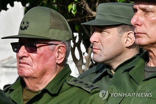 미 제재 명단에 오른 알바로 로페스 미에라 쿠바 국방장관(좌) 